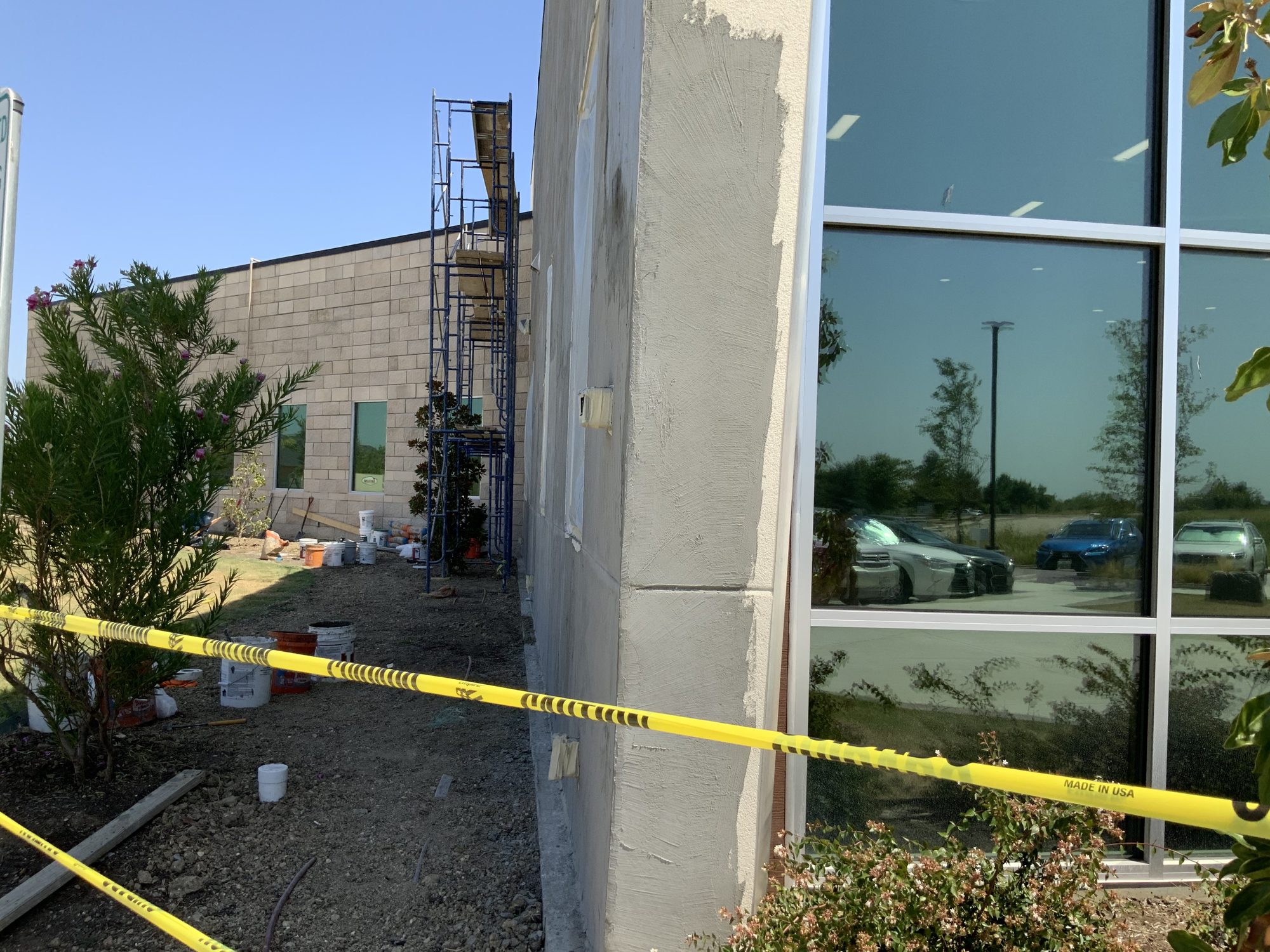 Commercial building scaffolding, Imperial Foundation Repair job site in North Texas